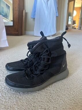 Nike Black Knit High-Top Sneakers with Gray Soles and fur